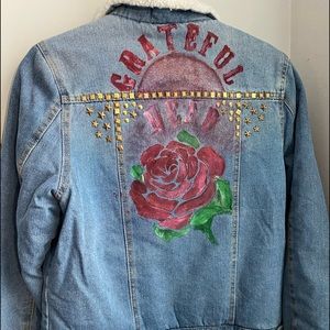 Custom Grateful Dead painted lined Denim trucker jacket rose vintage 60s pins M